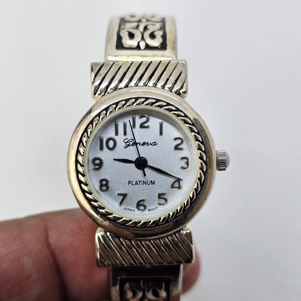 Women's Cuff Bracelet Watch 24MM Gray Dial Black Gray‎ Bracelet 5.5
